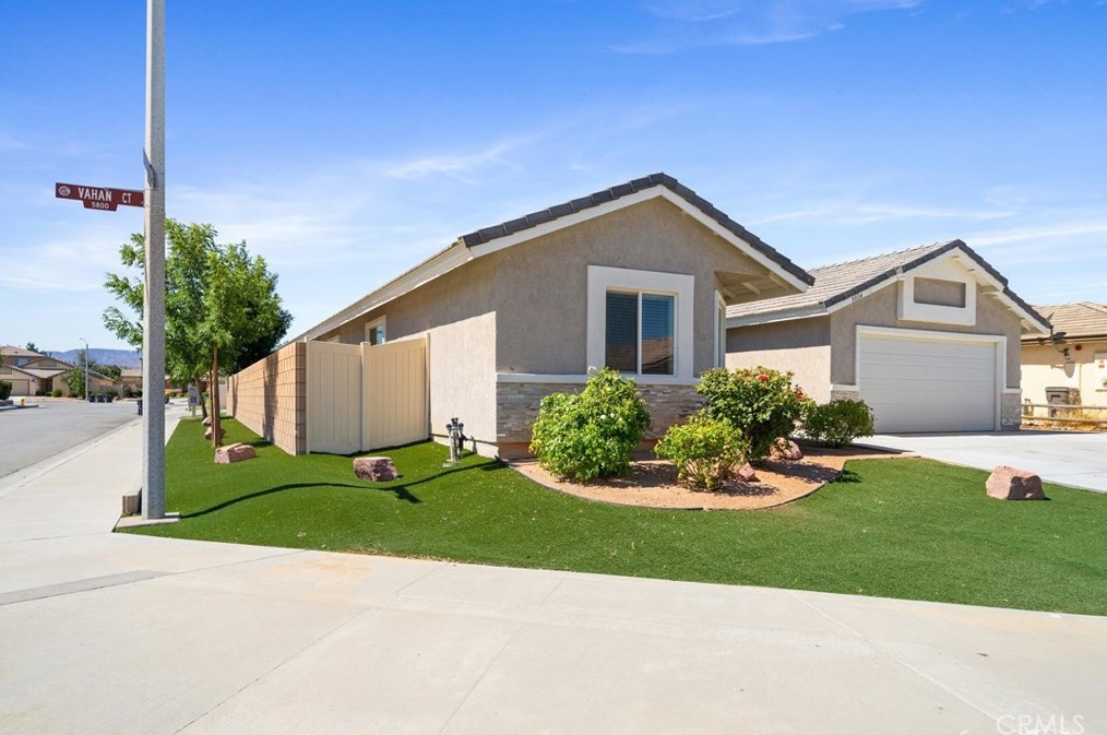 5804 Vahan Ct, Lancaster, CA 93536