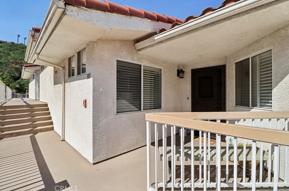 2913 Antonio Dr #305, Camarillo, CA 93010