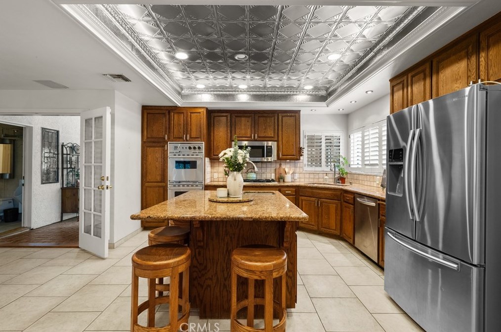 23229 8th St, Santa Clarita CA  91321-2601 exterior