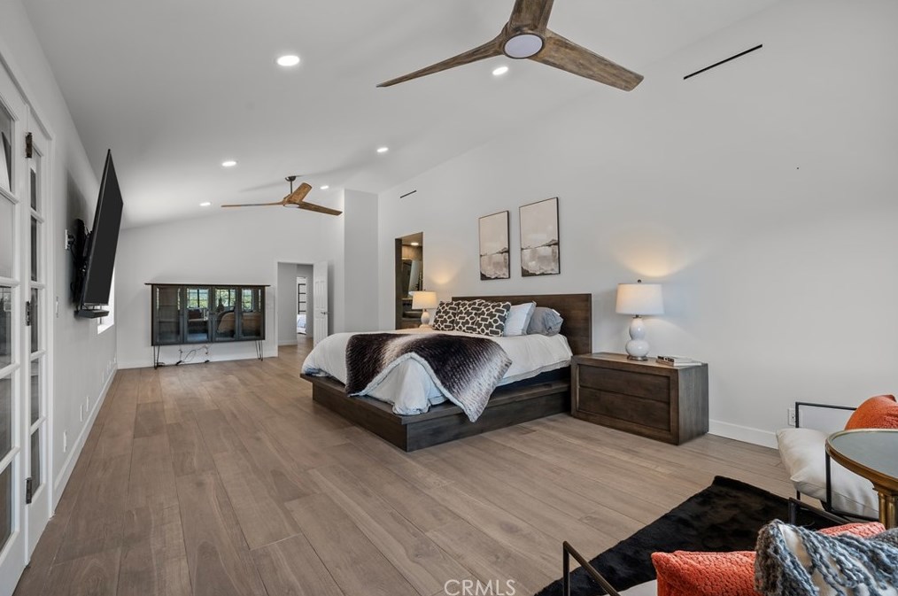 23229 8th St, Santa Clarita CA  91321-2601 exterior