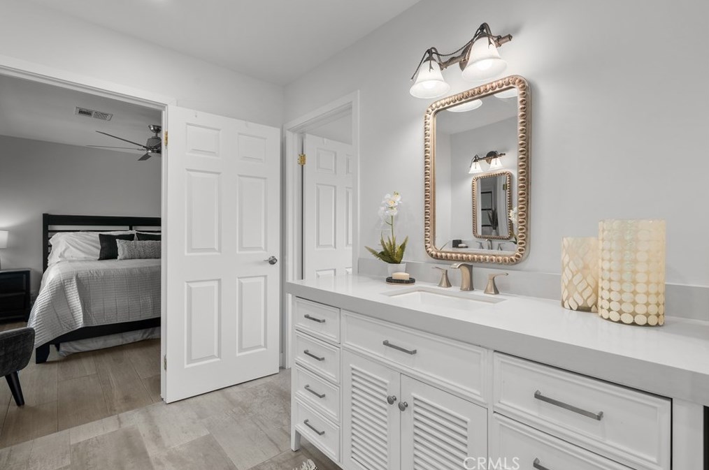 23229 8th St, Santa Clarita CA  91321-2601 exterior