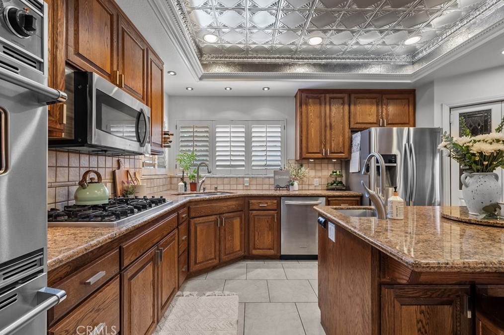 23229 8th St, Santa Clarita CA  91321-2601 exterior