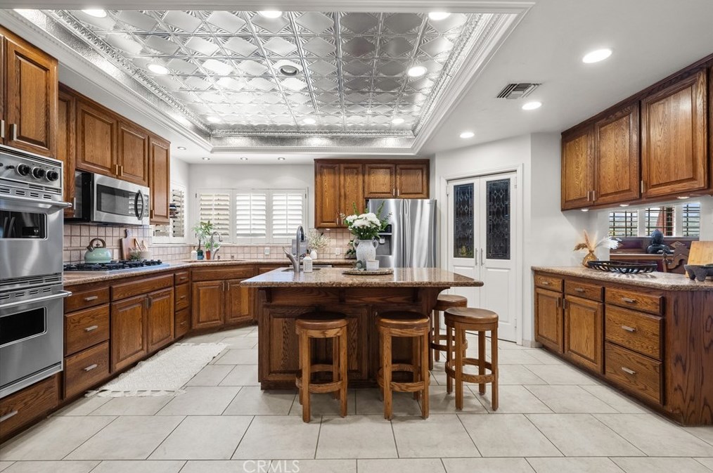 23229 8th St, Santa Clarita CA  91321-2601 exterior