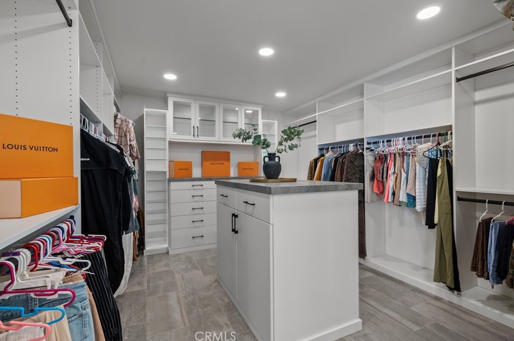 23229 8th St, Santa Clarita CA  91321-2601 exterior