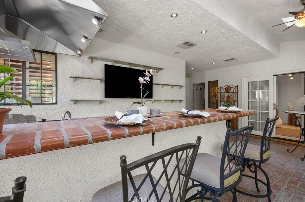 23229 8th St, Santa Clarita CA  91321-2601 exterior