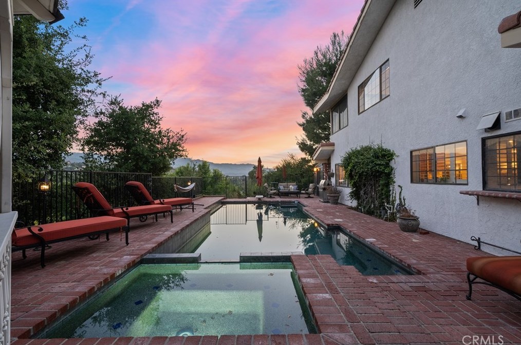 23229 8th St, Santa Clarita CA  91321-2601 exterior