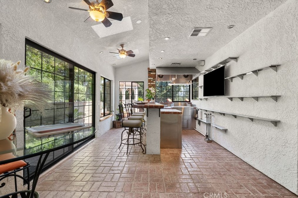 23229 8th St, Santa Clarita CA  91321-2601 exterior
