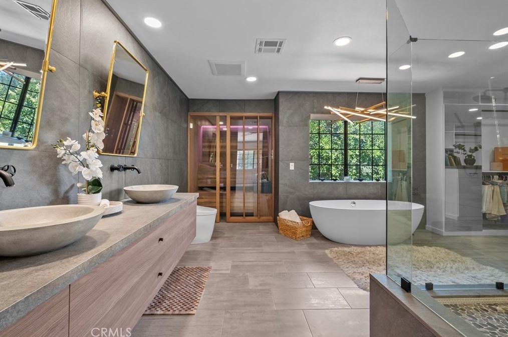 23229 8th St, Santa Clarita CA  91321-2601 exterior