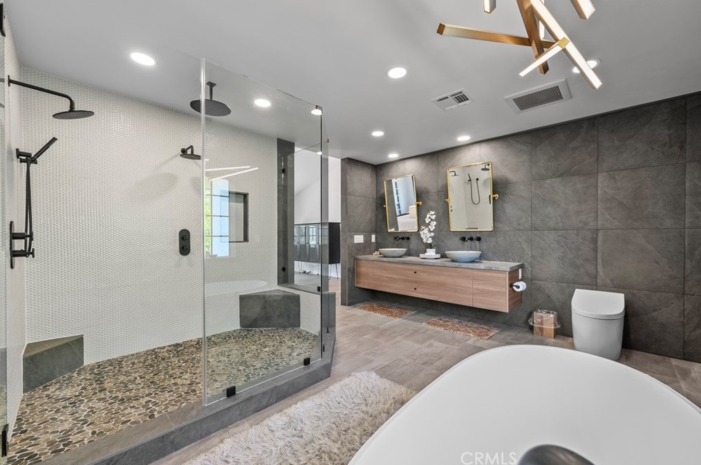 23229 8th St, Santa Clarita CA  91321-2601 exterior