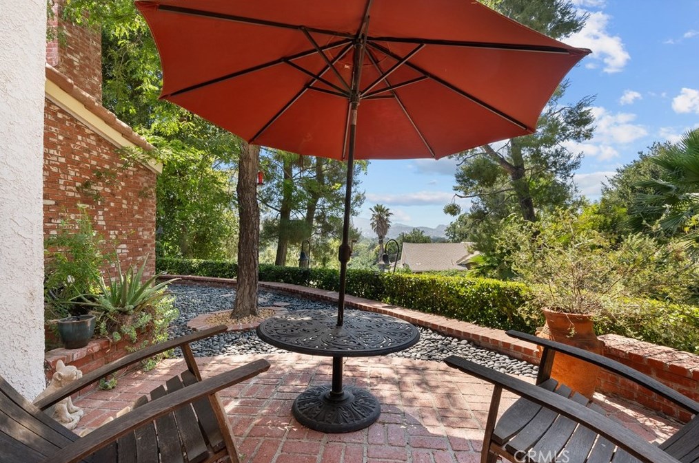 23229 8th St, Santa Clarita CA  91321-2601 exterior