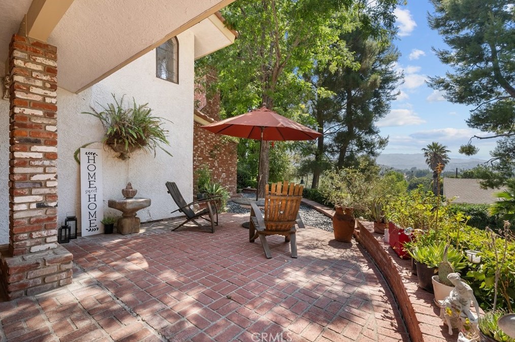 23229 8th St, Santa Clarita CA  91321-2601 exterior