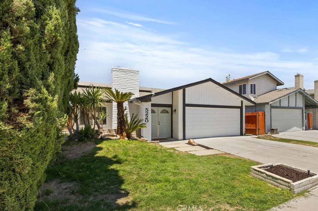 5220 Eastridge Ct, Bakersfield, CA 93306