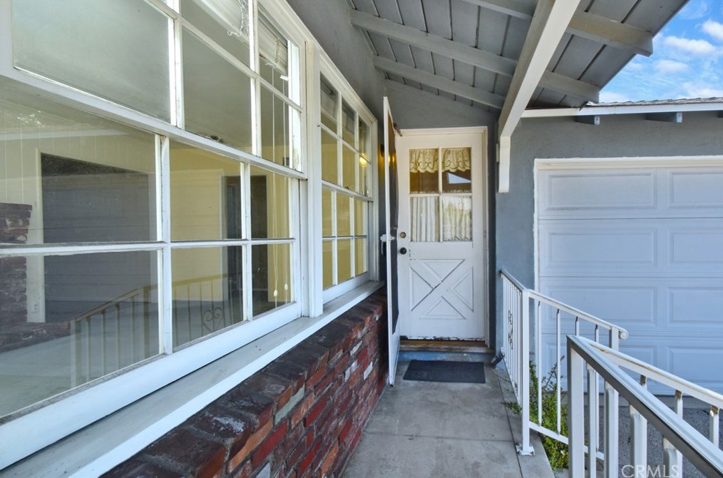 14541 Morrison St, Van Nuys, CA 91403-2108
