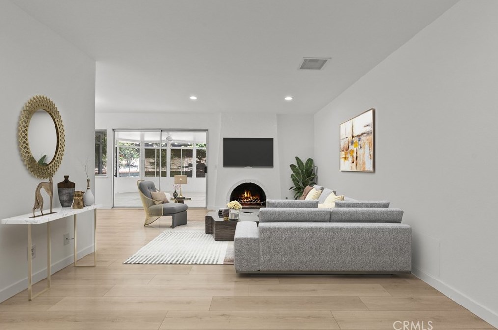 30358 Honeysuckle Hill Dr, Santa Clarita, CA 91387-1524