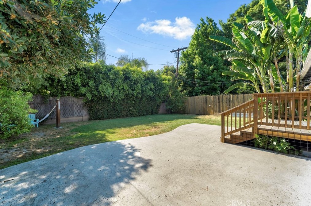 6439 Gaynor Ave, Van Nuys CA  91406-6435 exterior