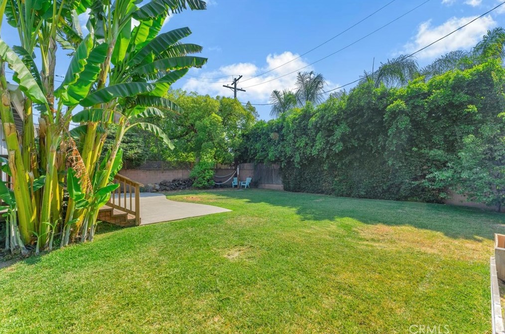 6439 Gaynor Ave, Van Nuys CA  91406-6435 exterior