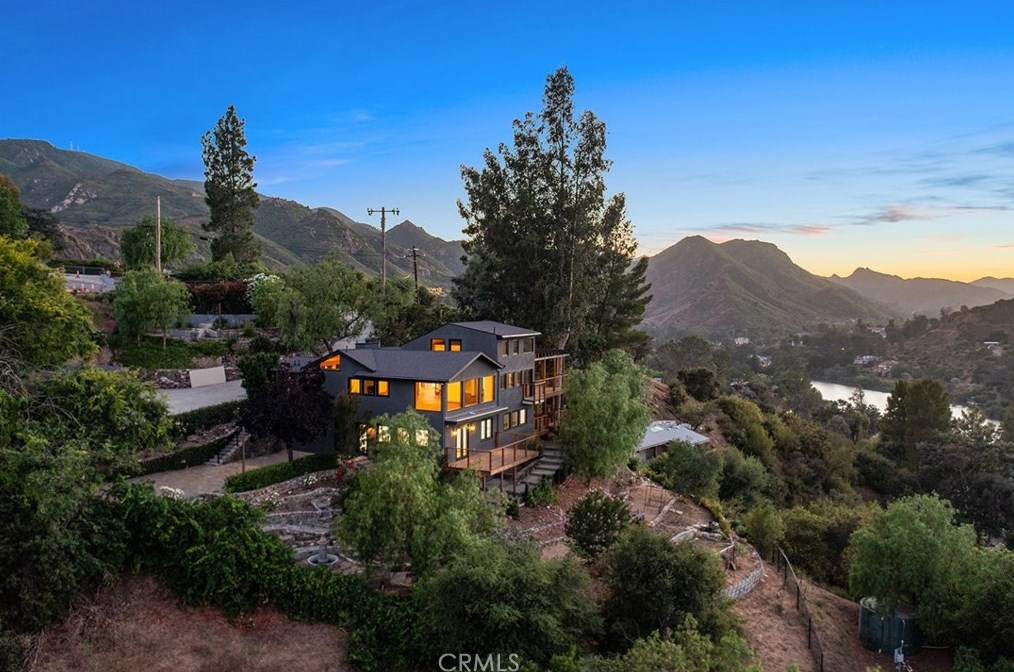1936 Flathead Trail, Calabasas, CA 91301