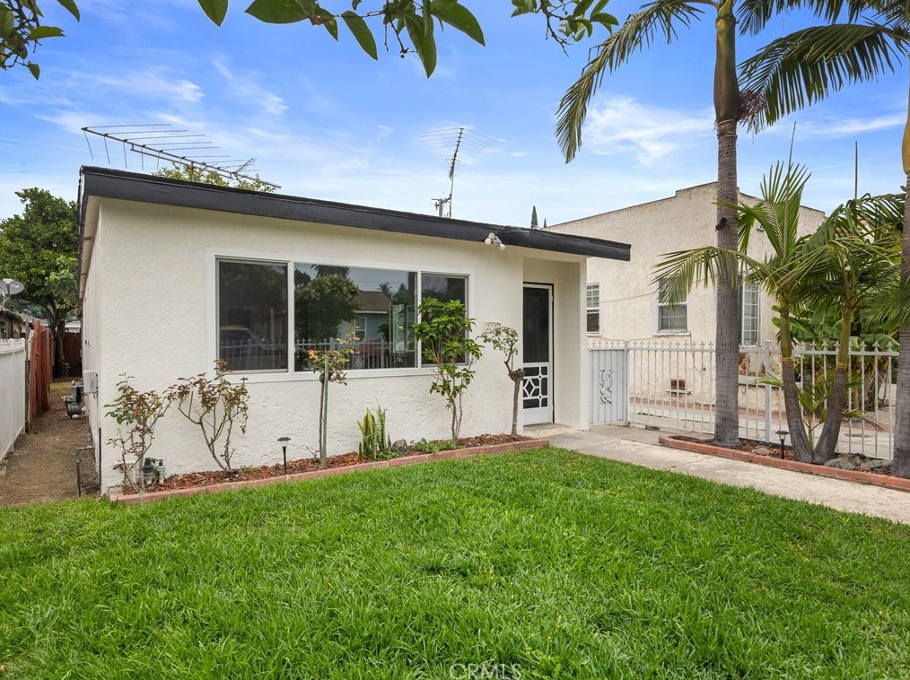 27 E Ellis St, Long Beach, CA 90805