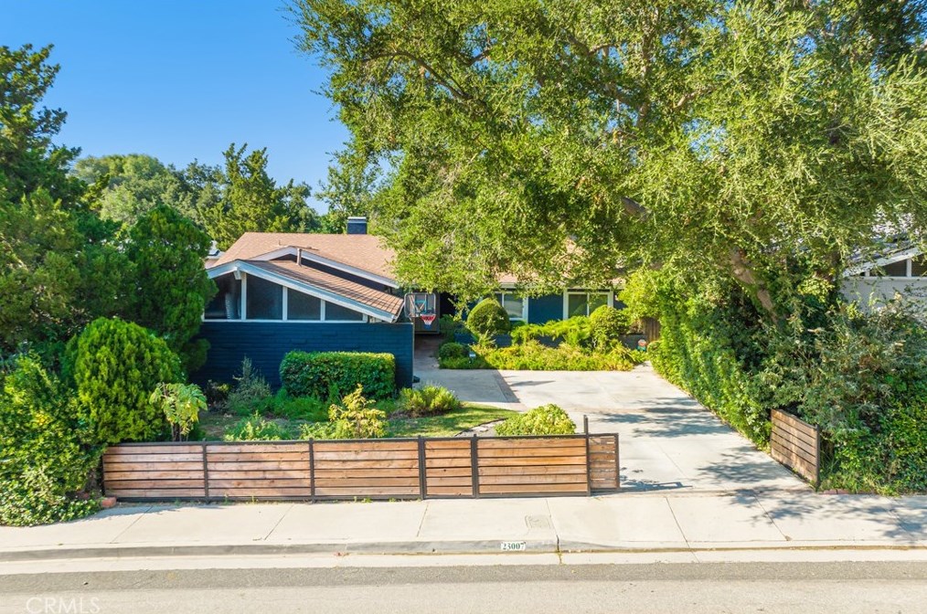 23007 Wrencrest Dr, Calabasas, CA 91302