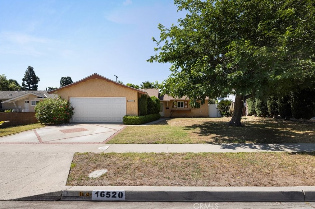 16520 Minnehaha St, San Fernando, CA 91344