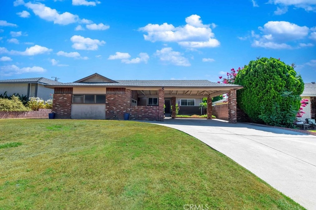 11448 Debra Ave, San Fernando, CA 91344