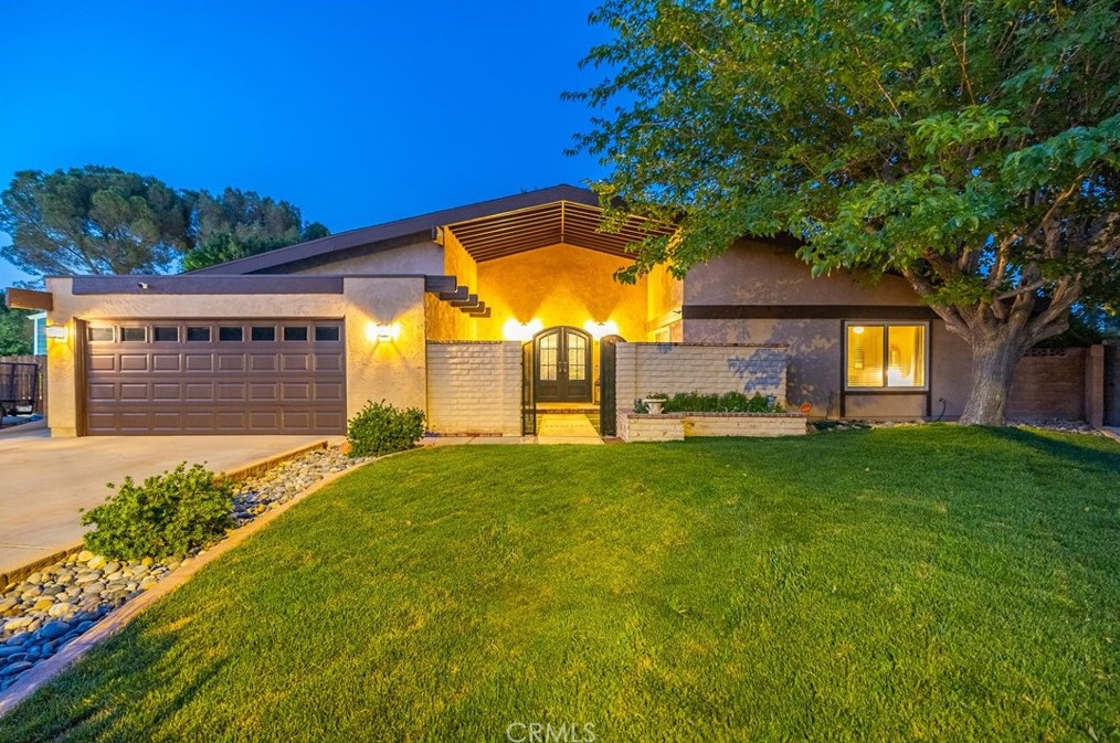 2644 End Ct, Lancaster, CA 93536