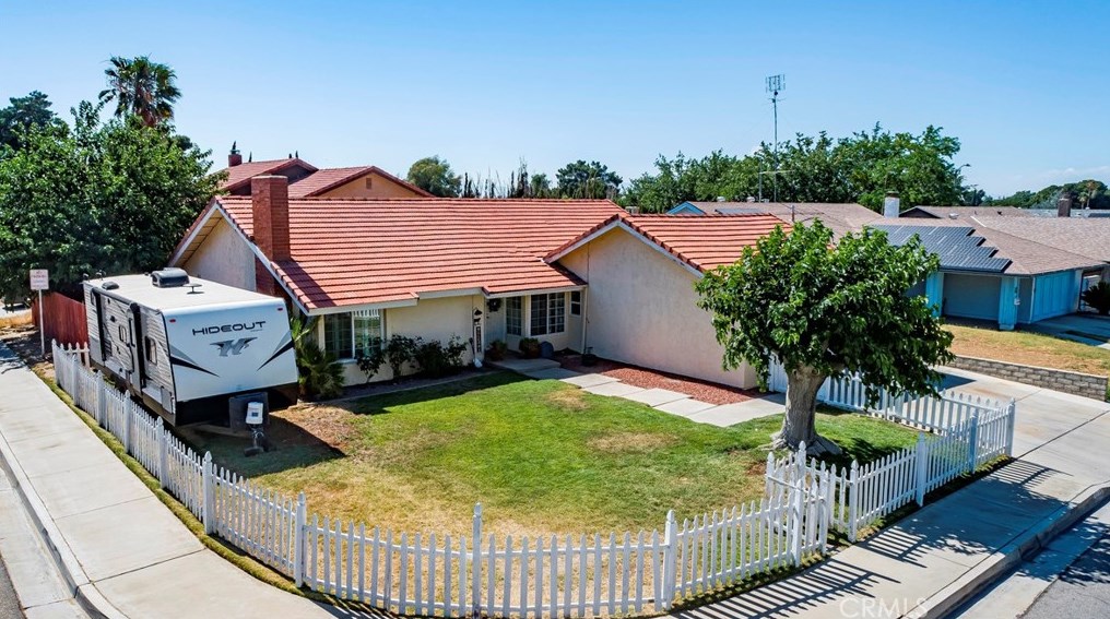 44133 Watford Ave, Lancaster, CA 93535