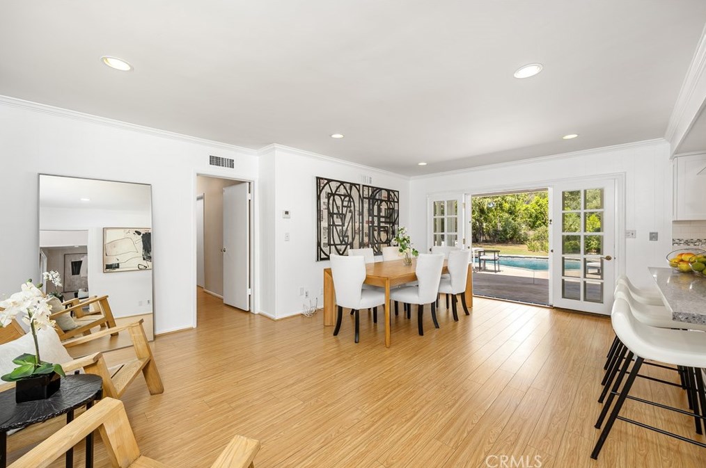 6101 Shirley Ave, Los Angeles CA  91356-1041 exterior