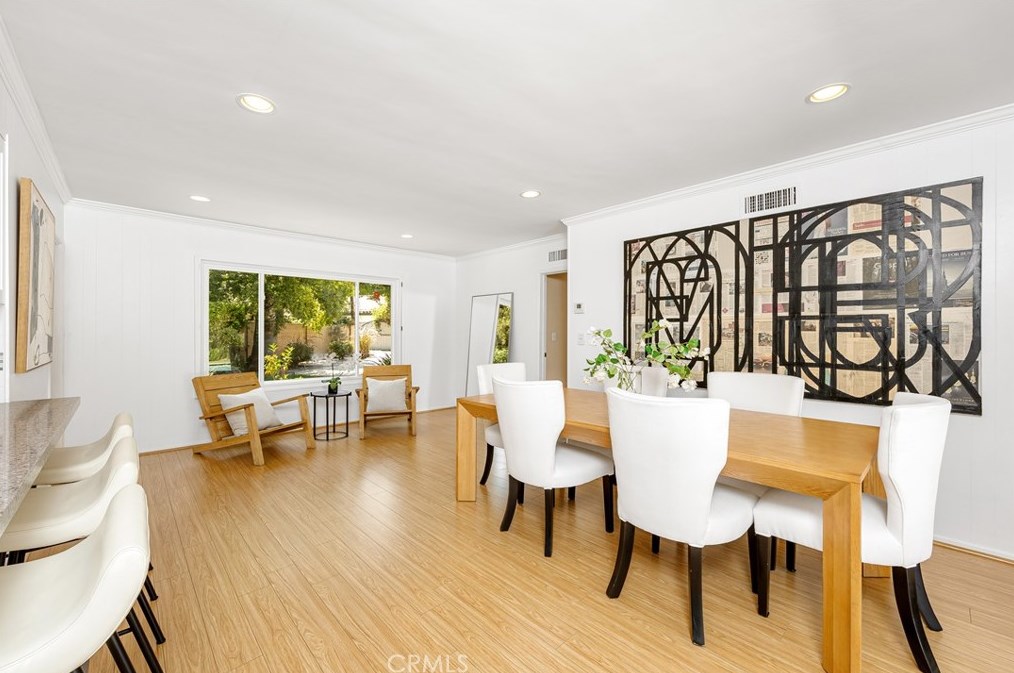 6101 Shirley Ave, Los Angeles CA  91356-1041 exterior