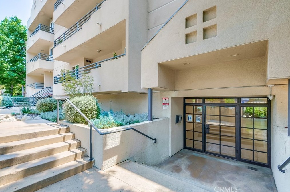 5050 Coldwater Canyon Ave #103, Van Nuys, CA 91423