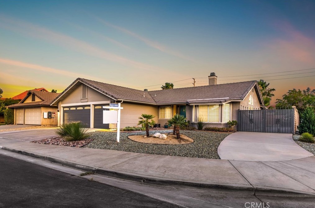 2038 Comstock Ct, Palmdale, CA 93551