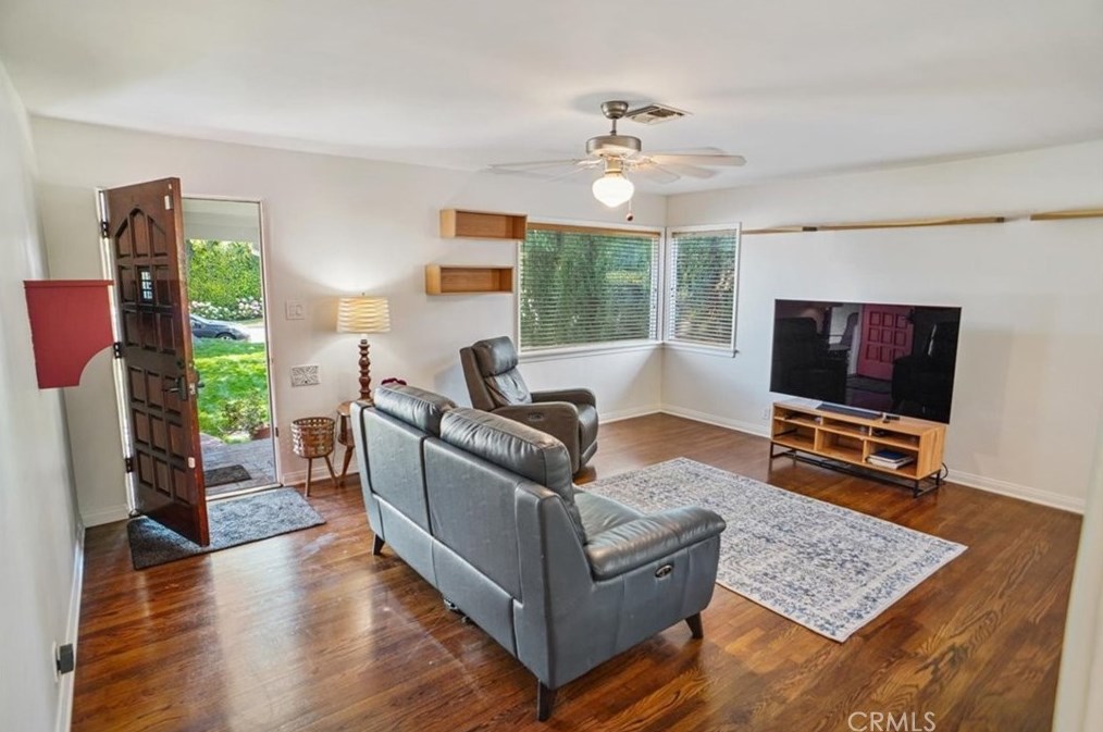 615 Evergreen St, Burbank, CA 91505-3133