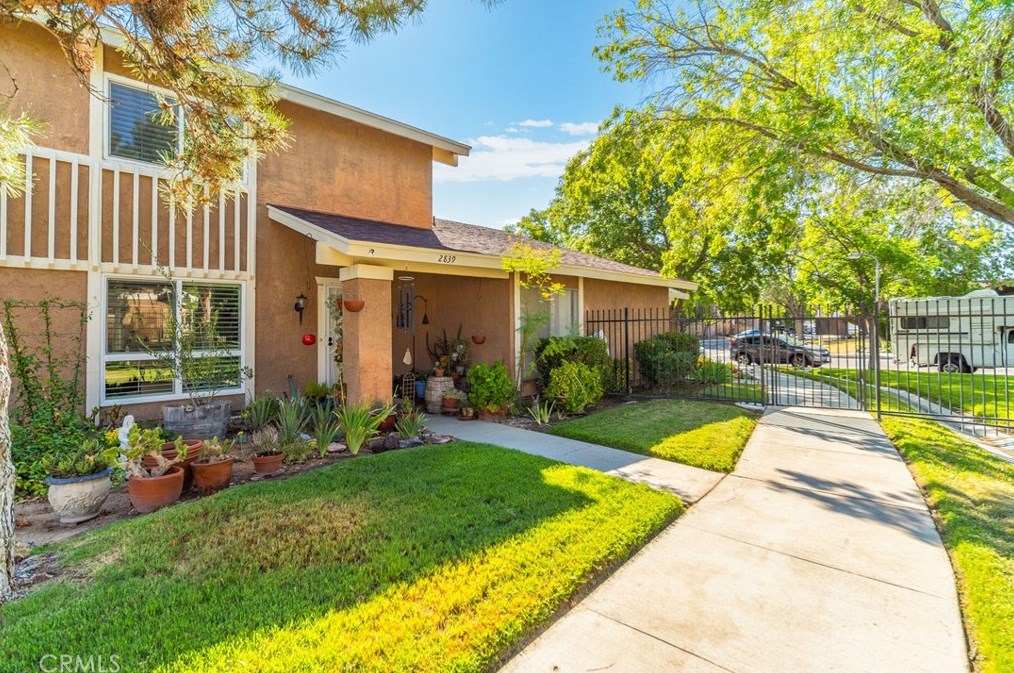 2839 W Ave J4, Lancaster, CA 93536