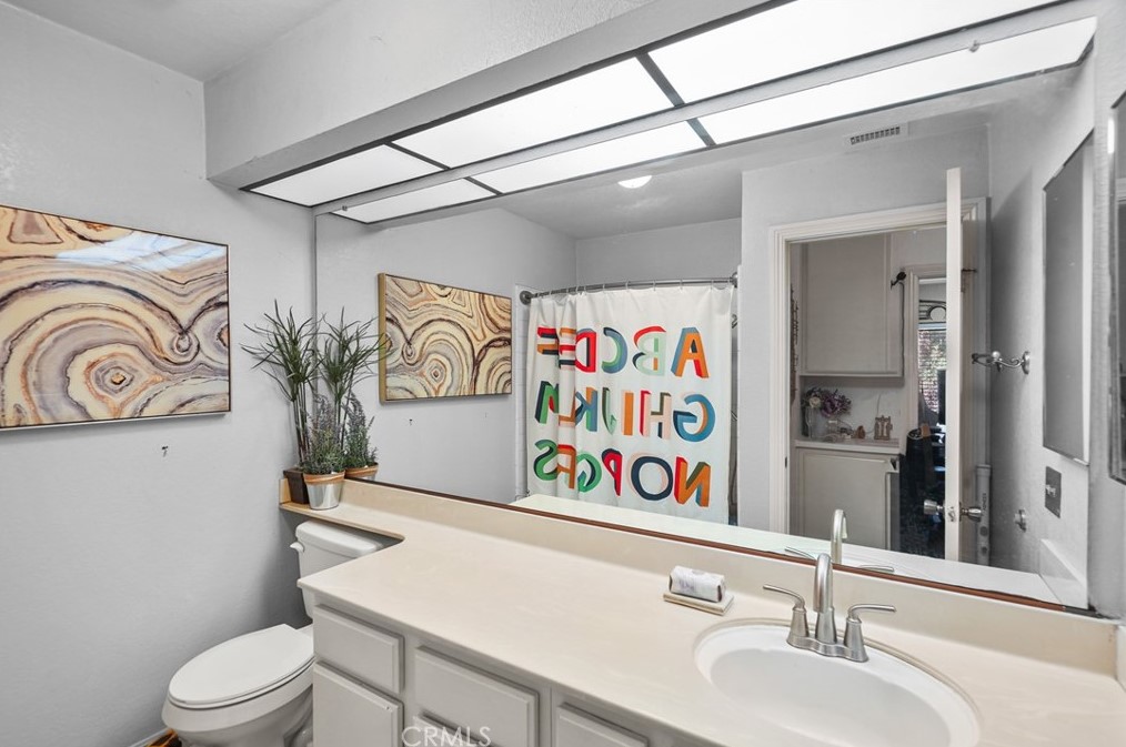 71 Oak Clf Dr, Pomona CA 91766-4858 exterior