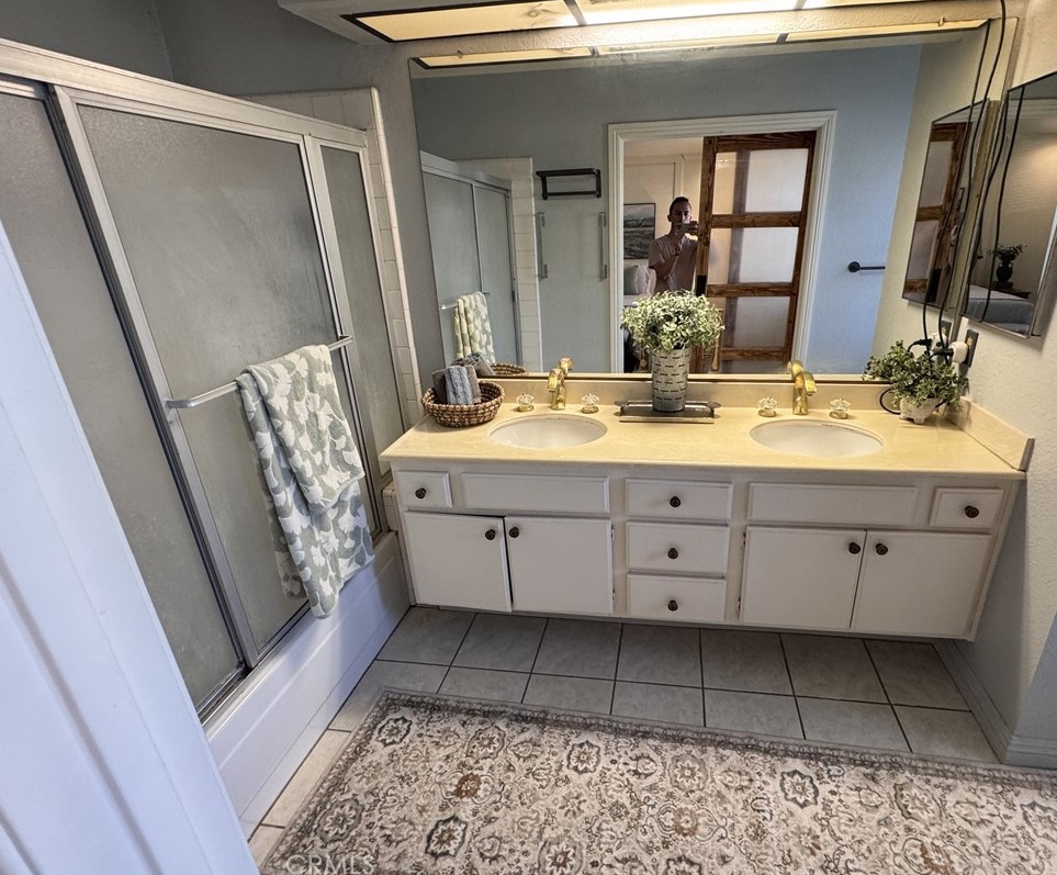 71 Oak Clf Dr, Pomona CA 91766-4858 exterior