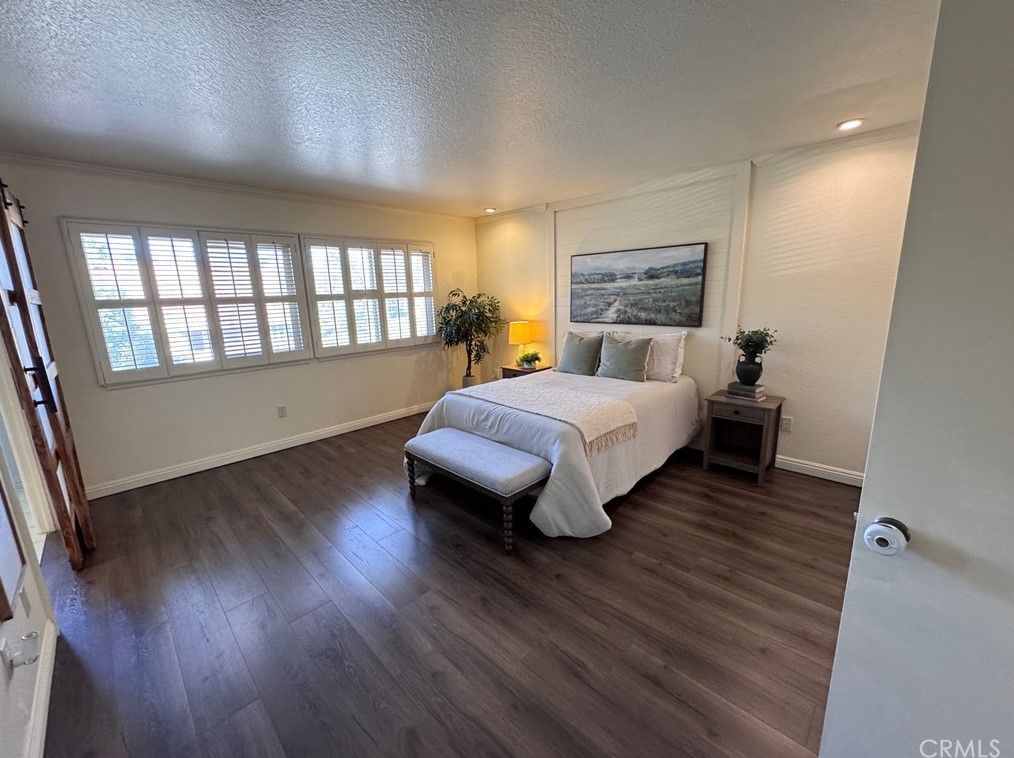 71 Oak Clf Dr, Pomona CA 91766-4858 exterior