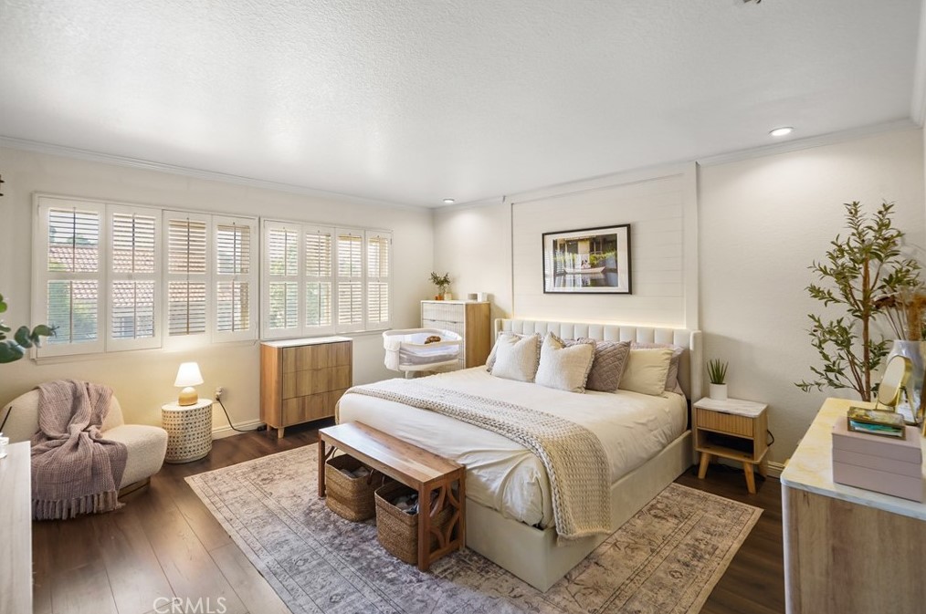 71 Oak Clf Dr, Pomona CA 91766-4858 exterior