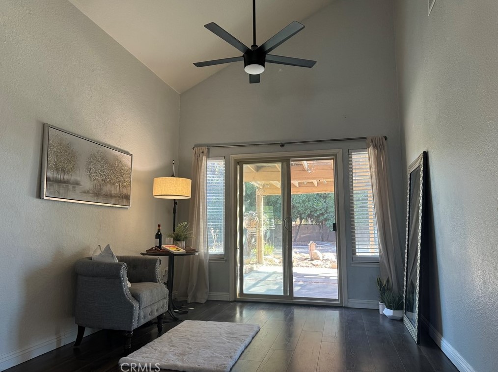 71 Oak Clf Dr, Pomona CA 91766-4858 exterior