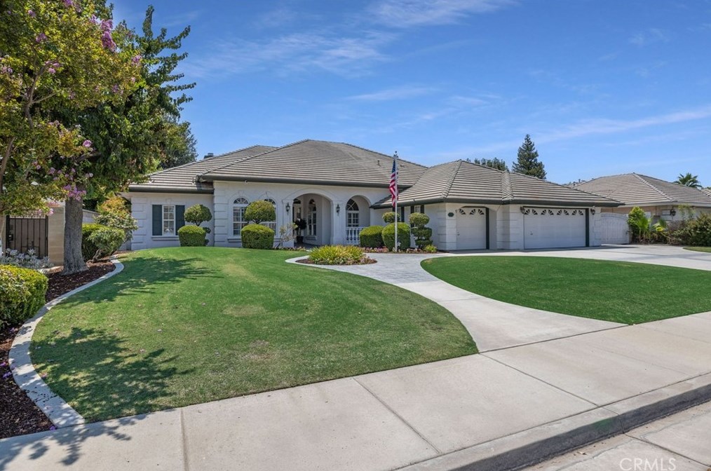 13007 Queen Palm Ct, Bakersfield, CA 93314