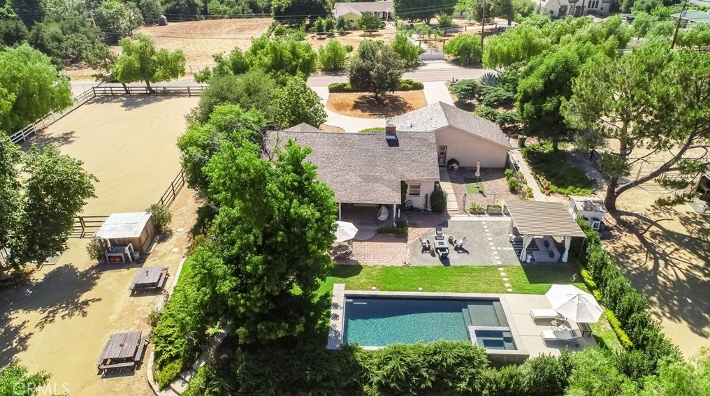 5826 Colodny Dr, Calabasas, CA 91301
