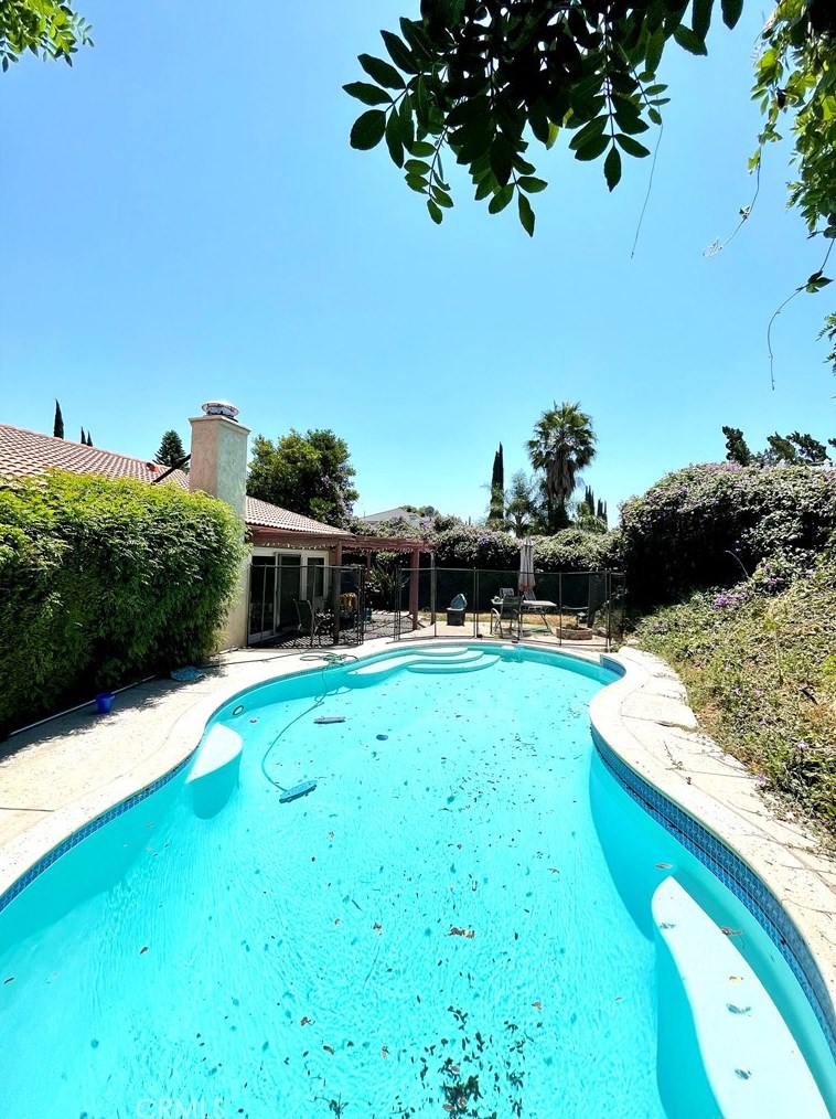 12765 Meadowlark Ave, San Fernando, CA 91344
