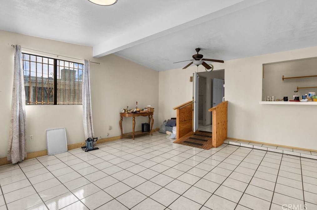11130 Telfair Ave, Los Angeles CA  91331-2738 exterior