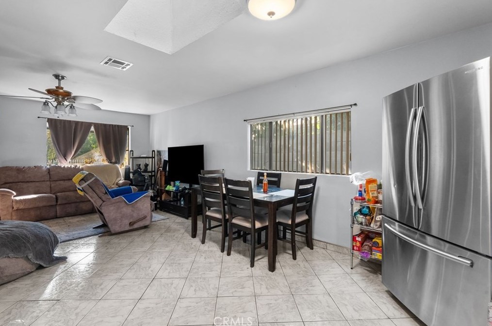 11130 Telfair Ave, Los Angeles CA  91331-2738 exterior