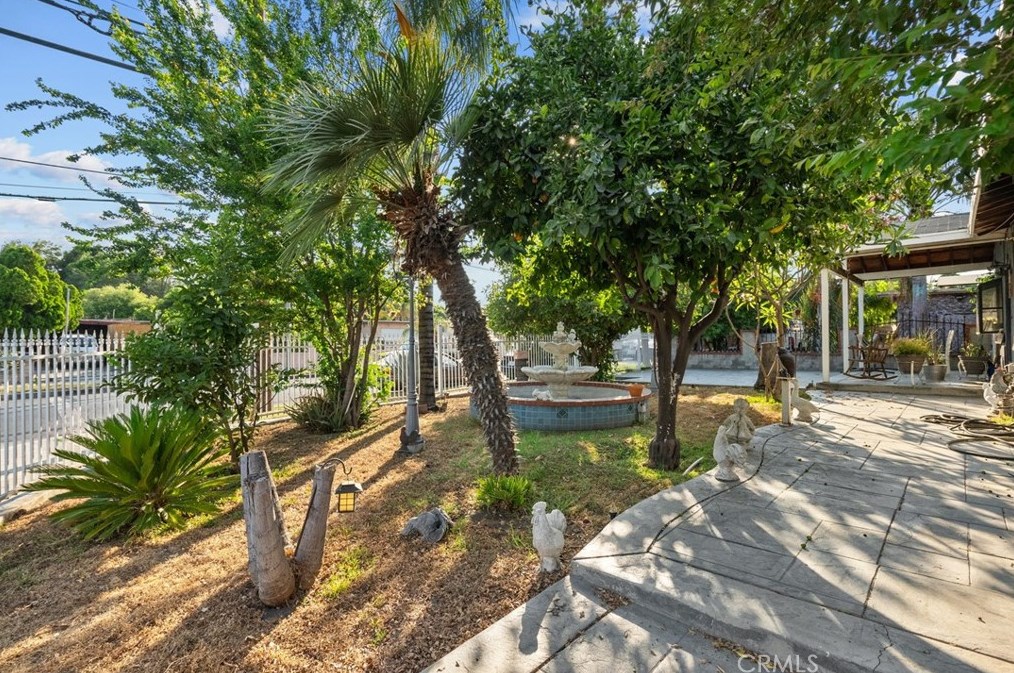 11130 Telfair Ave, Los Angeles CA  91331-2738 exterior