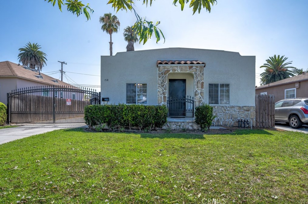 718 Mayo Ave, Compton, CA 90221-2110