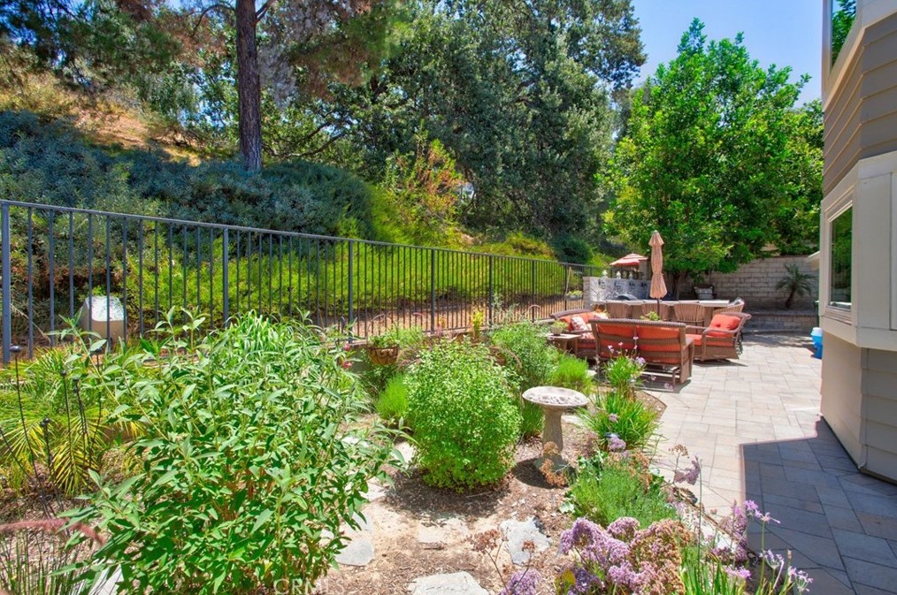 26430 Emerald Dove Dr, Santa Clarita CA  91355-3514 exterior