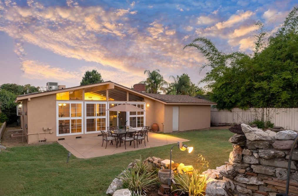 16433 Kingsbury St, San Fernando, CA 91344