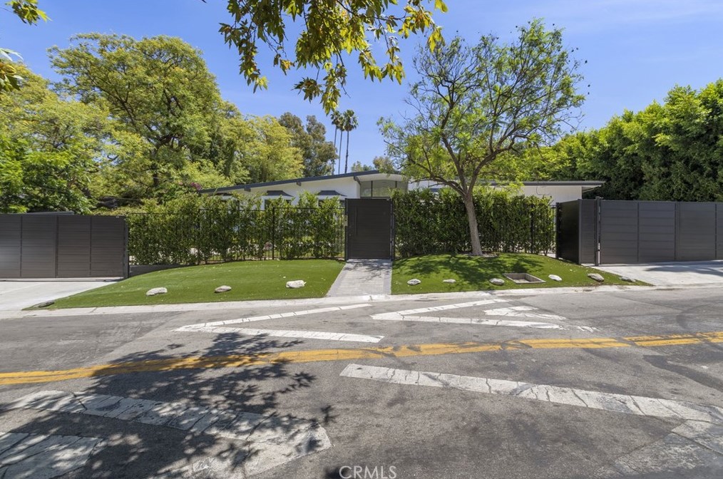 4734 White Oak Ave, Van Nuys, CA 91316