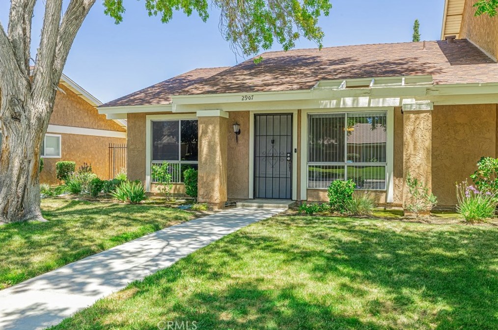 2907 W Ave J4, Lancaster, CA 93536