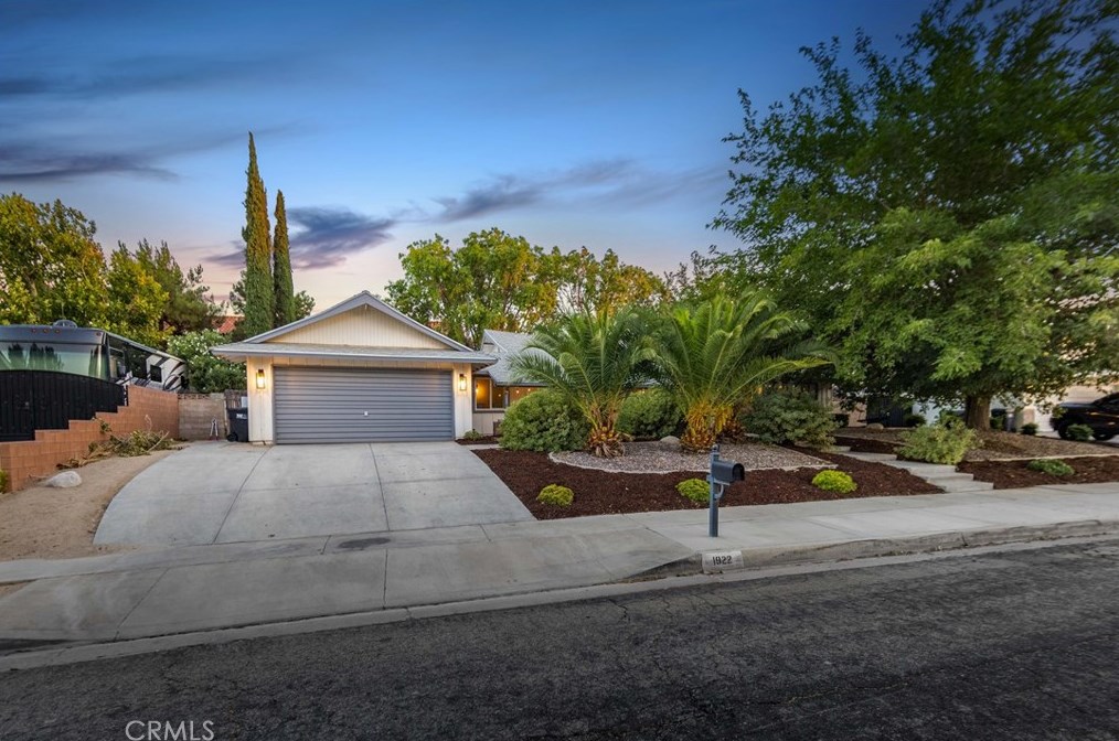 1922 W Avenue K14, Lancaster, CA 93534